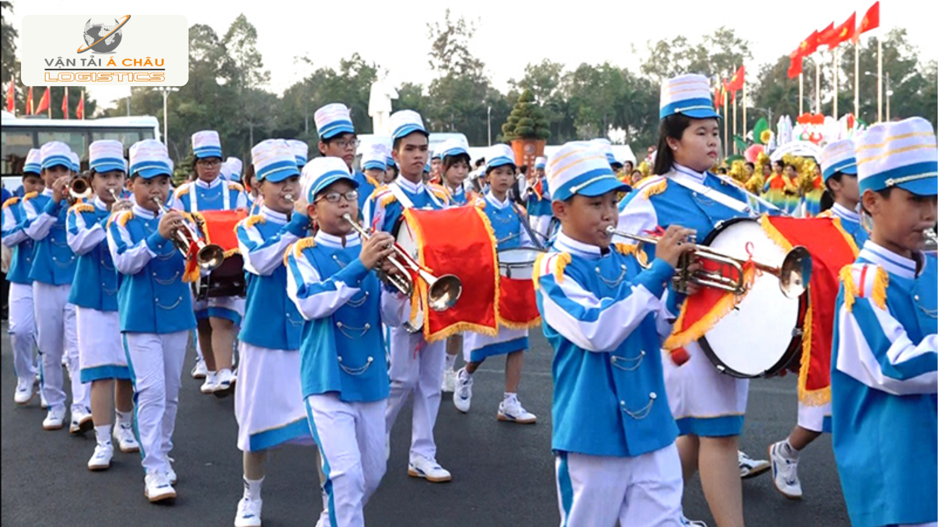 Vận Chuyển Đồng Phục và Đạo Cụ Biểu Diễn từ Tây Ninh đến Đắk Lắk: Hoàn Hảo cho Lễ 2/9 Vận Chuyển Đồng Phục và Đạo Cụ Biểu Diễn từ Tây Ninh đến Đắk Lắk: Hoàn Hảo cho Lễ 2/9