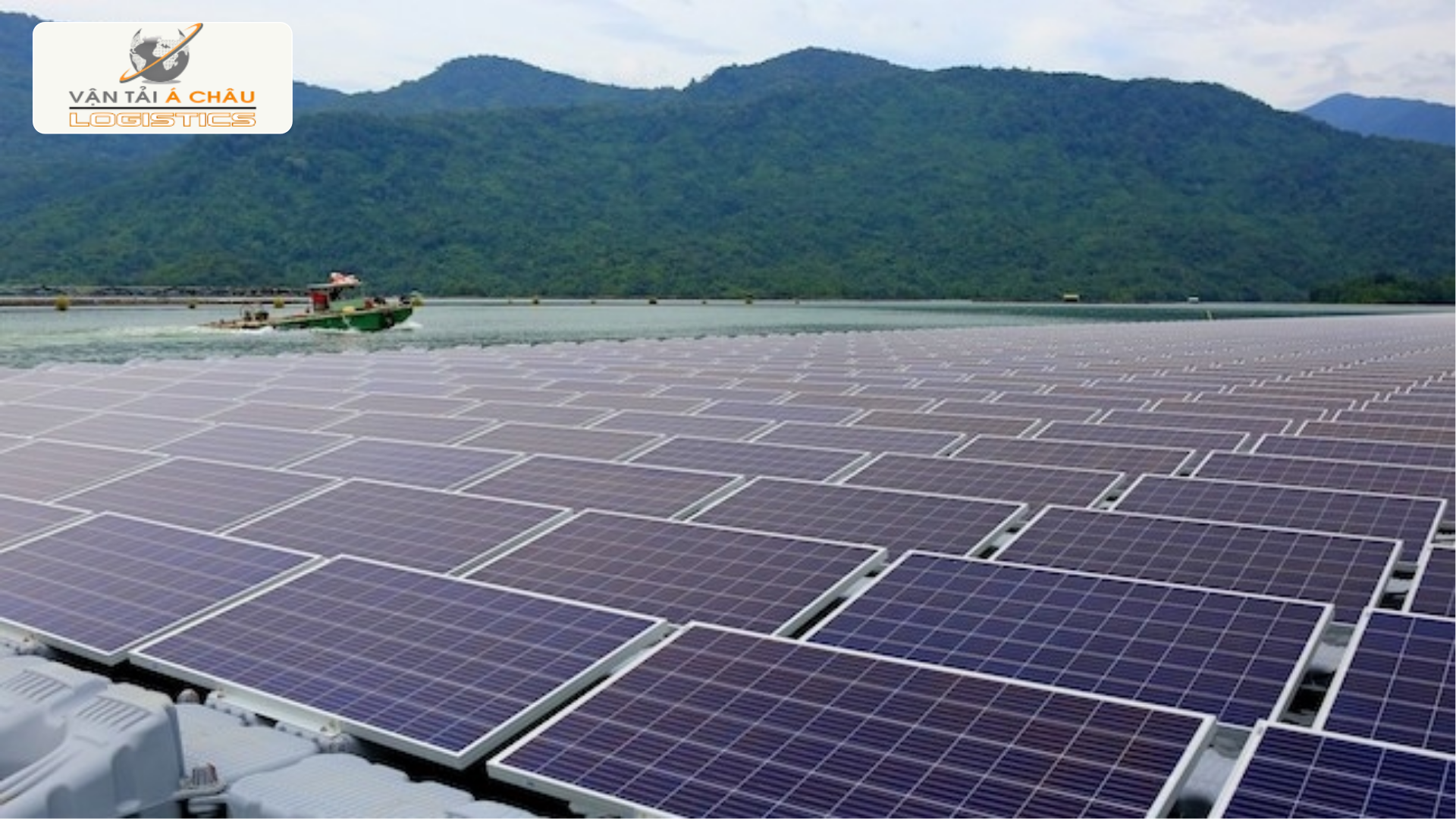 Vận Chuyển Pin Năng Lượng Mặt Trời Từ Cảng Tới Các Dự Án Điện Miền Trung