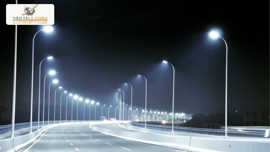 Vận Chuyển Hệ Thống Đèn Chiếu Sáng Đường Phố Cho Dự Án Hạ Tầng Đô Thị