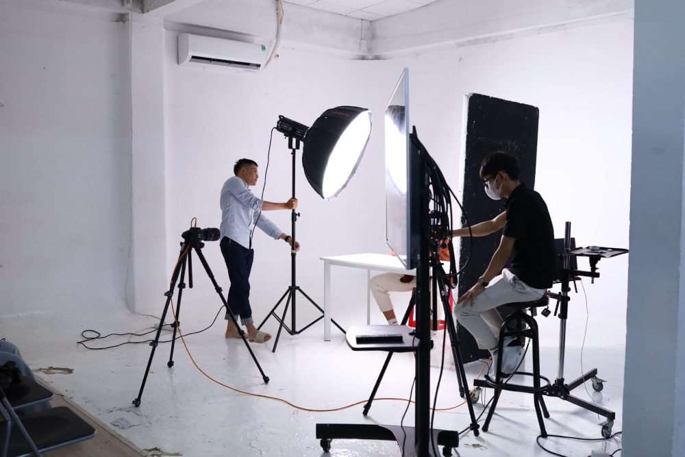 CHUYỂN THIẾT BỊ CHỤP HÌNH, LIVESTREAM CHO SHOW 2/9 TẠI BẾN NINH KIỀU – CẦN THƠ CHUYỂN THIẾT BỊ CHỤP HÌNH, LIVESTREAM CHO SHOW 2/9 TẠI BẾN NINH KIỀU – CẦN THƠ