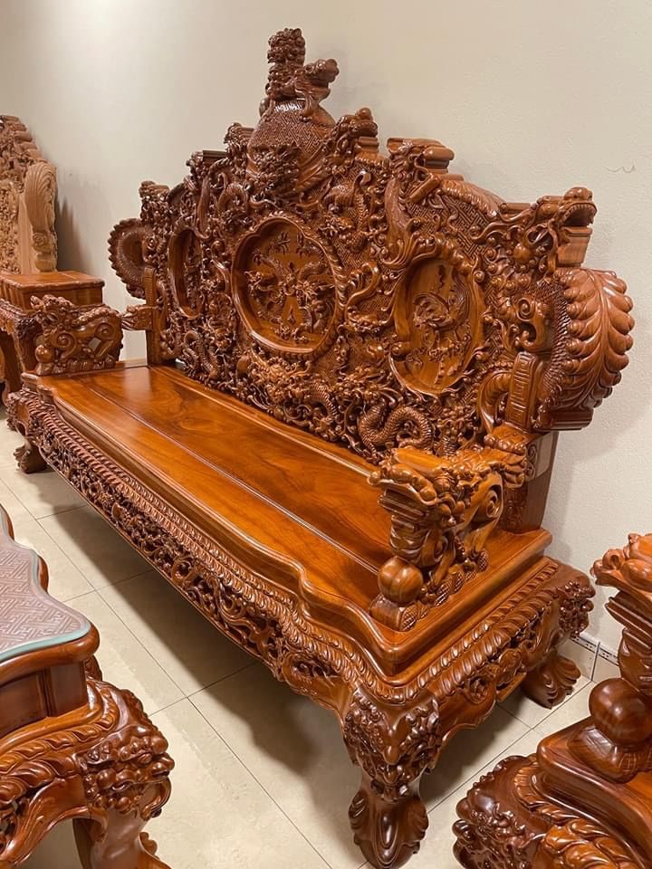 Dịch Vụ Vận Chuyển Bàn Ghế Gỗ Mỹ Nghệ Từ HCM [Chuyên Nghiệp & An Toàn]