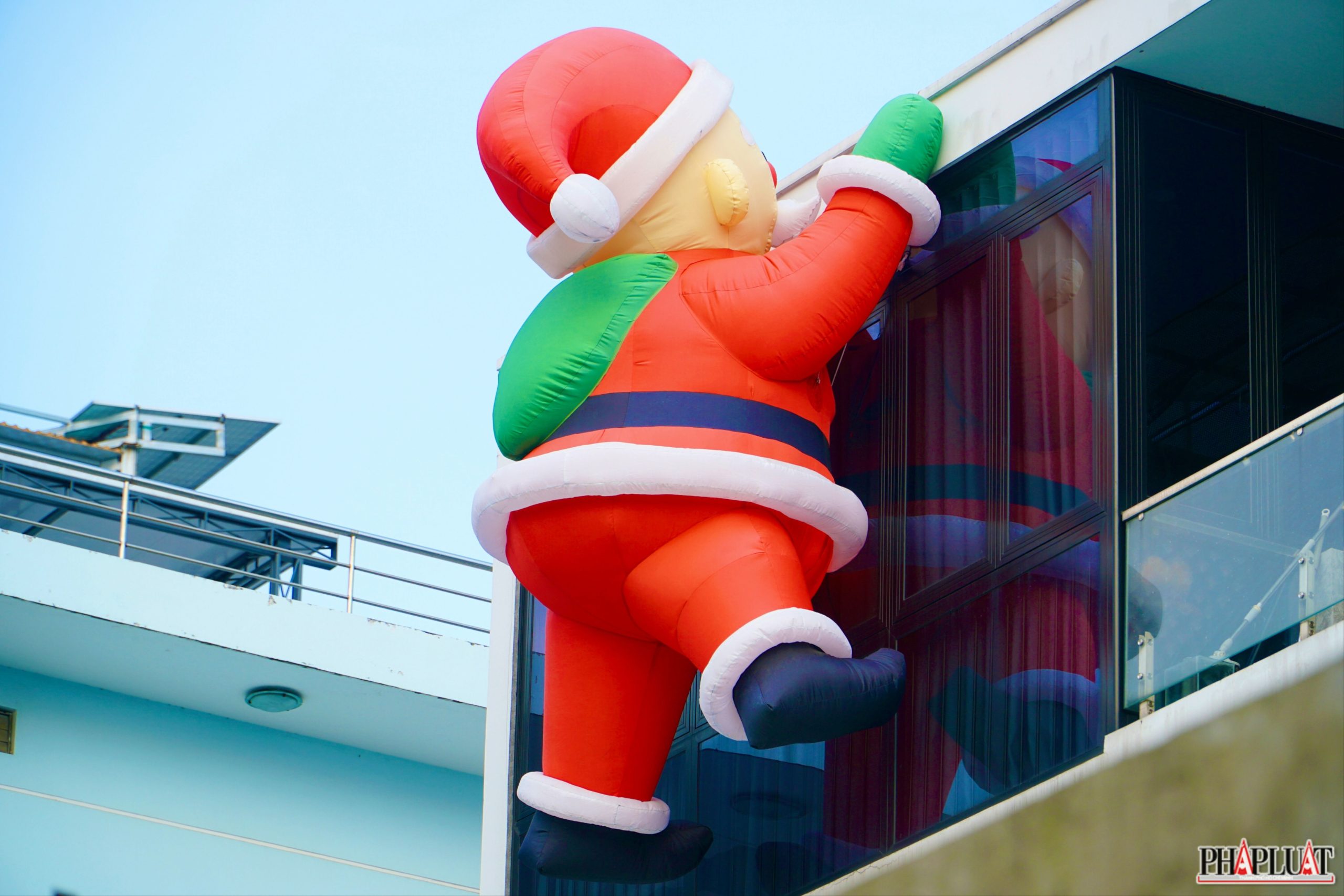 Dịch Vụ Vận Chuyển Container Ông Già Noel Từ HCM Đi Đà Nẵng [Chuyên Nghiệp & An Toàn]