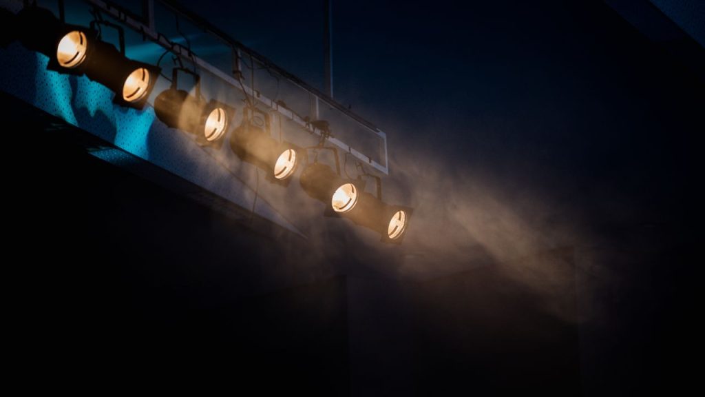 Dịch Vụ Vận Chuyển Container Trụ Đèn Sân Khấu Từ HCM Đi Nha Trang [Chuyên Nghiệp & An Toàn]