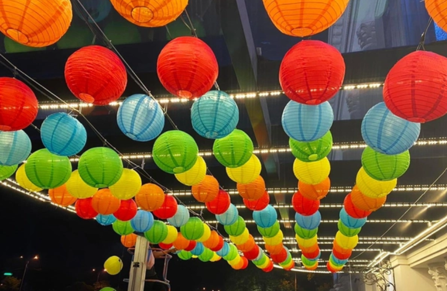 VẬN CHUYỂN ĐÈN LỒNG TRANG TRÍ TẾT NHANH CHÓNG 2025