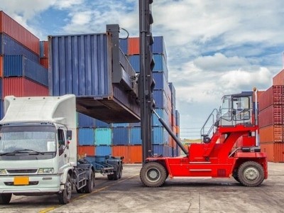 Cho thuê xe tải và xe container chở hàng Tết tuyến Bắc Trung Nam