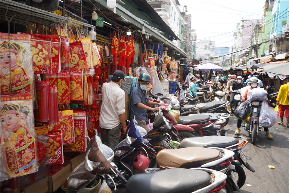 Vận chuyển đồ thờ cúng, nhang đèn, vàng mã dịp Tết từ TP.HCM đi miền Trung