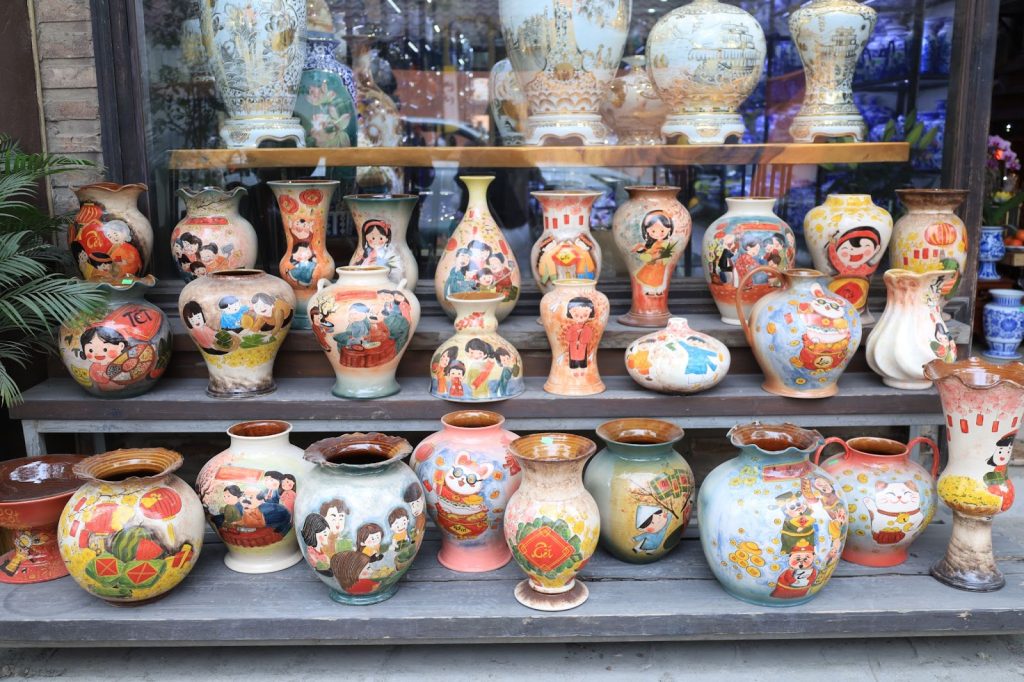 Vận chuyển gốm sứ trang trí Tết từ Bát Tràng đi các tỉnh miền Trung Vận chuyển gốm sứ trang trí Tết từ Bát Tràng đi các tỉnh miền Trung