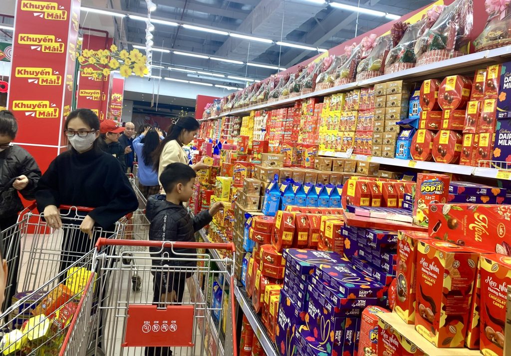 Vận chuyển hàng tiêu dùng phục vụ chợ Tết từ TP.HCM đi các tỉnh miền Tây