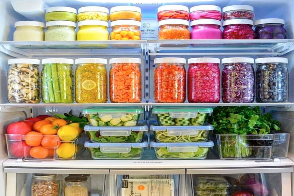 Vận chuyển thực phẩm đóng hộp và đồ ăn liền Từ TP.HCM đi các tỉnh miền Tây phục vụ siêu thị và đại lý.