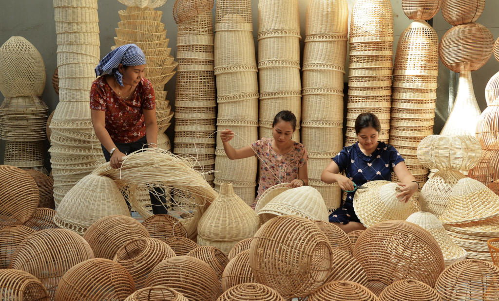 Vận chuyển đồ mây tre, thủ công mỹ nghệ Tết từ Hội An đi TP.HCM