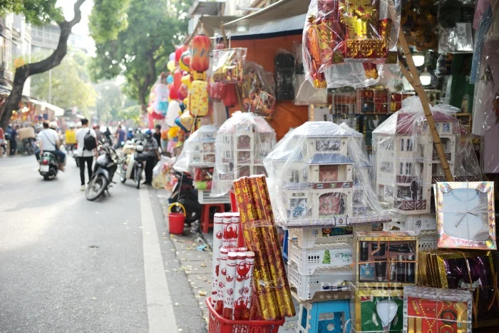 Vận chuyển đồ thờ cúng, nhang đèn, vàng mã dịp Tết từ TP.HCM đi miền Trung