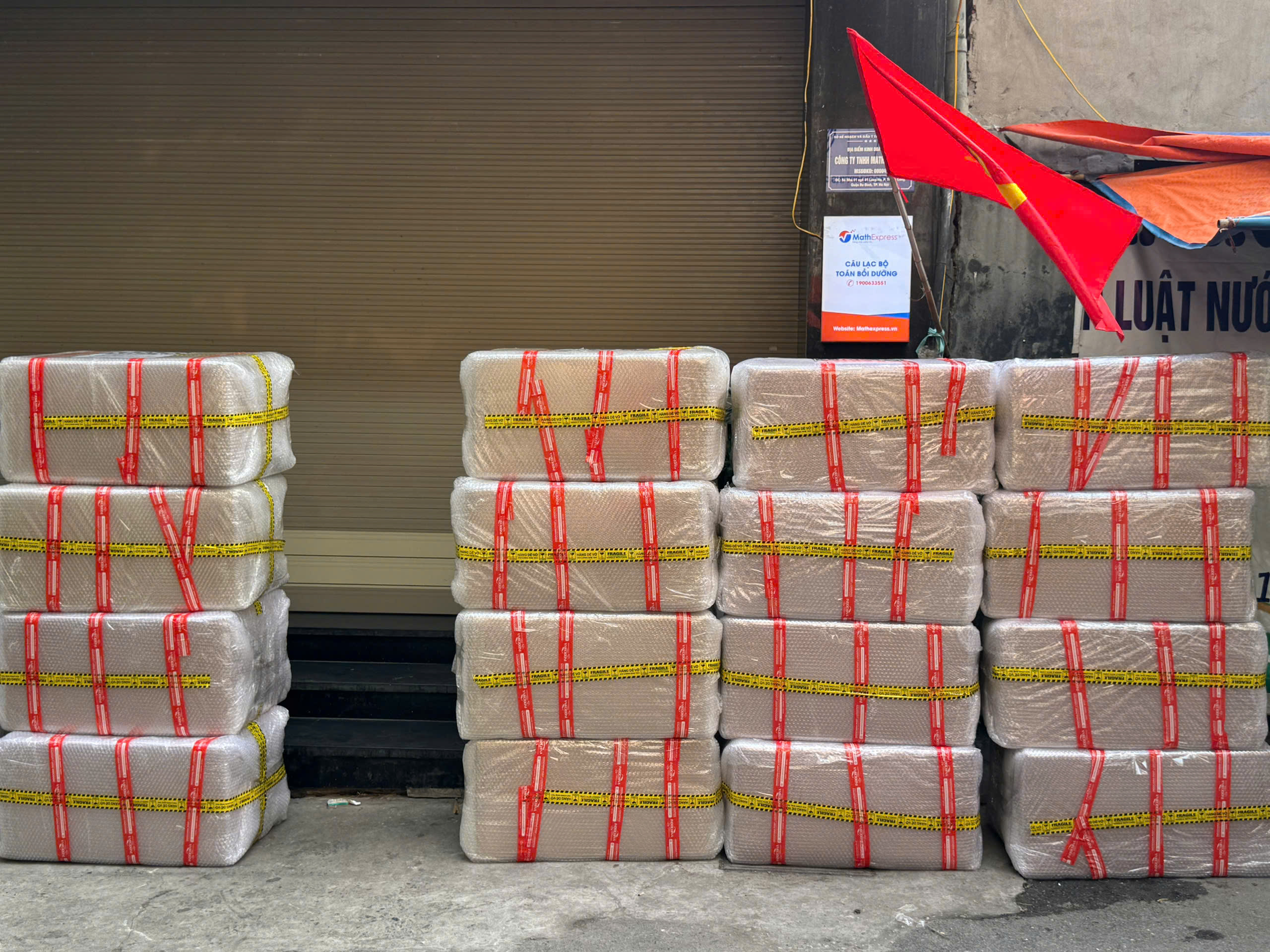 VẬN CHUYỂN SET QUÀ TẾT TỪ HÀ NỘI ĐẾN THÀNH PHỐ HỒ CHÍ MÌNH BẰNG XE TẢI 2026