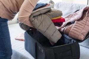 Gửi áo khoác từ Hà Nội đi TP.HCM nhanh chóng, an toàn, tiết kiệm chi phí